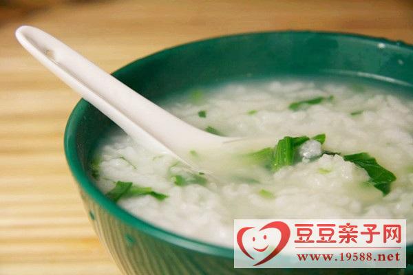 宝宝感冒调理食疗方：葱白粳米粥的做法